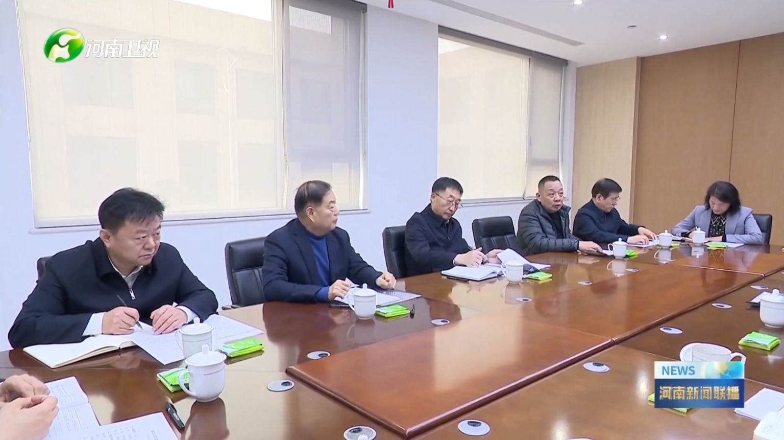河南卫视新闻联播报道便捷体验集团党委书记、创始人楚金甫参加省委书记刘宁在许昌召开的民营企业座谈会